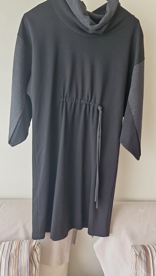 bel detaylı siyah füme triko kumaş elbise - Görsel 2