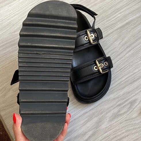 39 Beden siyah Renk stradivarius sandalet