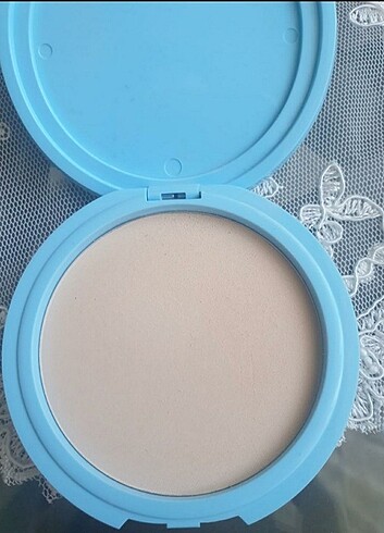 Farmasi pudra