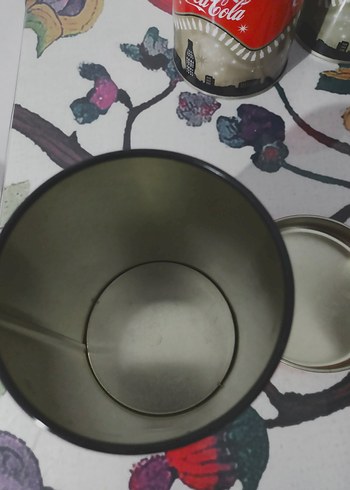 Renkli Coca-Cola Metal Saklama Kutuları - Görsel 4