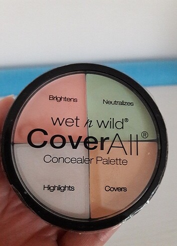 Wet n wild Kapatıcı palet