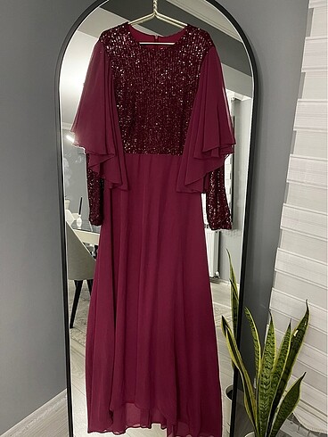 Bordo pullu abiye