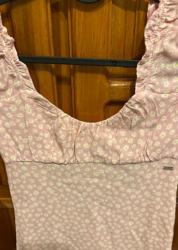 Pull and Bear Pembe V Yaka Fırfırlı Midi Kadın Elbise