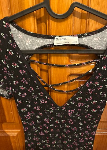 Bershka V Yaka, Askılı, Baskılı Siyah Midi Elbise