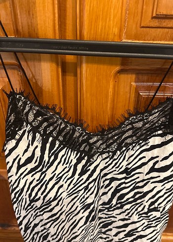 Bershka Zebra Desenli Dantelli İnce Askılı Mini Kadın Atlet