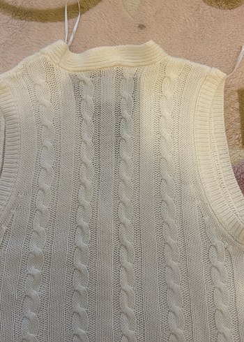 Beyaz Örgü Düğmeli V Yaka Kadın Süveter - Görsel 3
