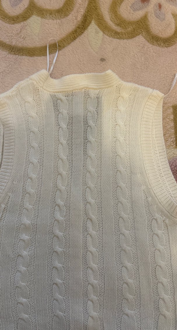 Beyaz Örgü Düğmeli V Yaka Kadın Süveter - Görsel 3