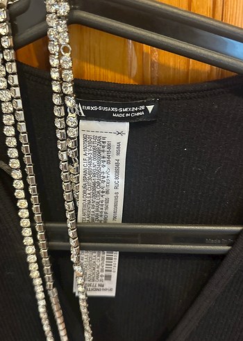 Zincir Detaylı Siyah Kadın Bluz - Görsel 3