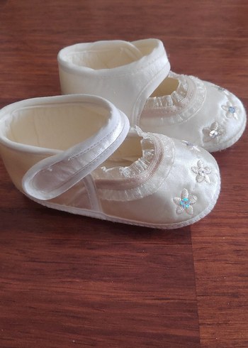 Nakışlı Fırfırlı Beyaz Bebek İlk Adım Ayakkabısı - Görsel 6