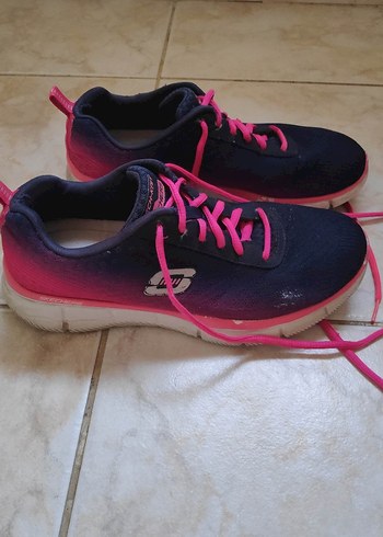 Skechers Pembe Bağcıklı Kadın Spor Ayakkabı 37,5