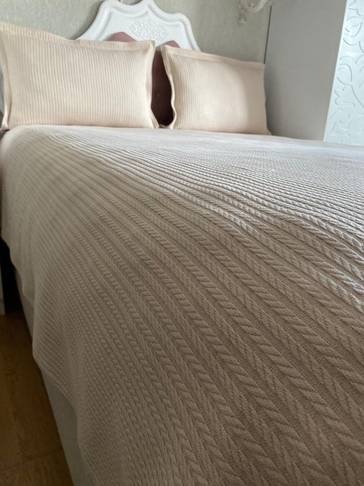 bej renk 240*260 Örgü Desenli Yatak Örtüsü - Görsel 4