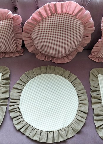 BONCUK ELYAF DOLGULU...Pembe Kareli Fırfırlı Yuvarlak Yastık - Görsel 7