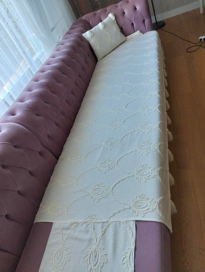 Nakışlı krem renk koltuk Örtüsü - Görsel 4