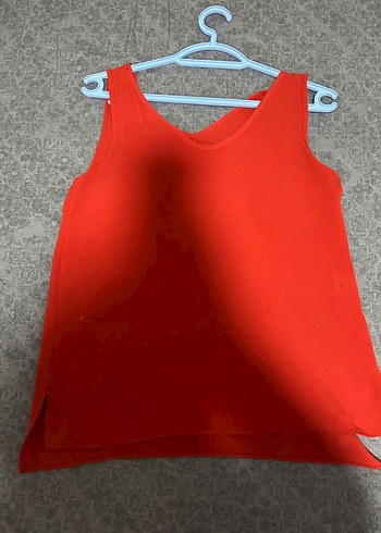 Kırmızı V Yaka Kadın Atlet - Görsel 2