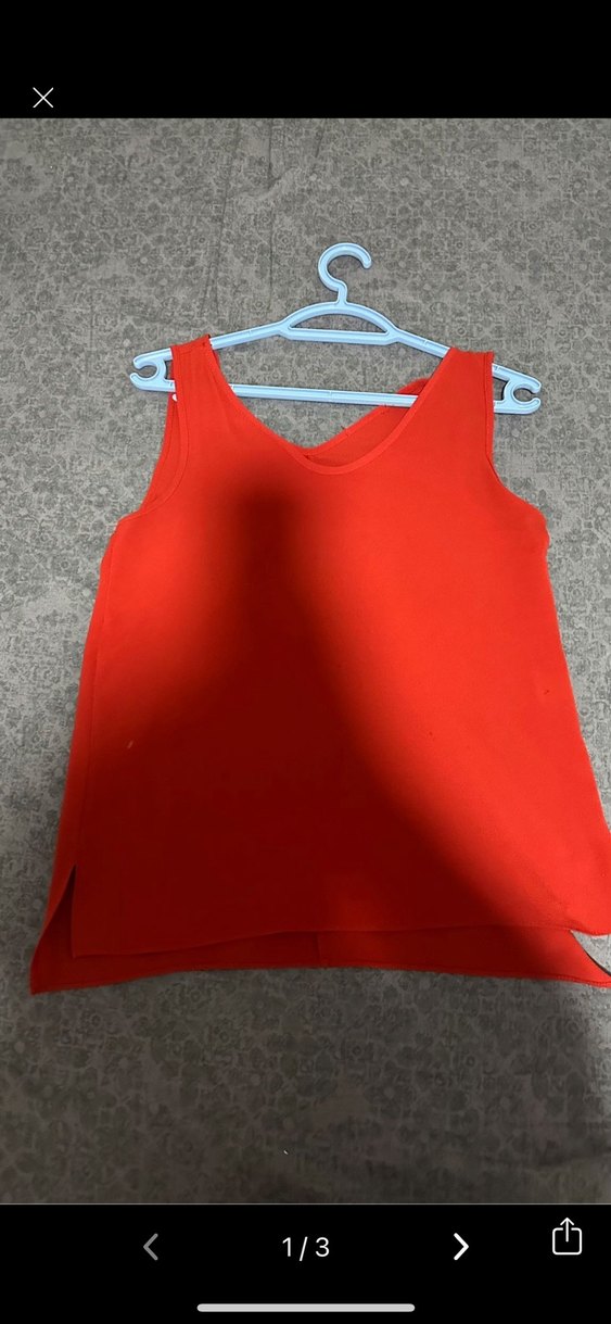 Kırmızı V Yaka Kadın Atlet - Görsel 2