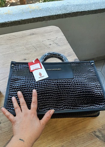 Beden Siyah Deri Kadın El Çantası