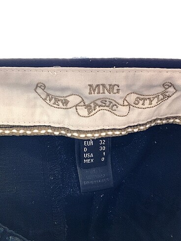32 Beden siyah Renk Mango Mini Şort %70 İndirimli.
