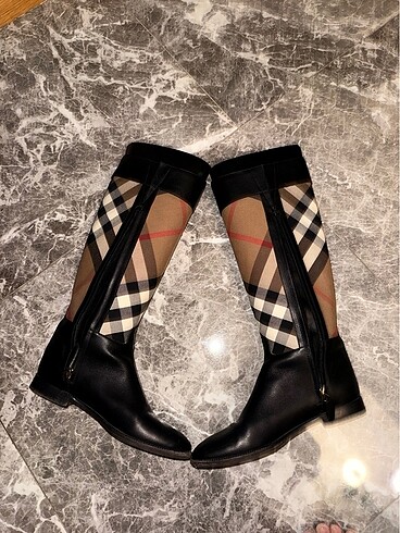 36,5 Beden Burberry çizme