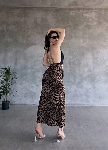 SIFIR ETİKETLİ LEOPAR SATEN ETEK