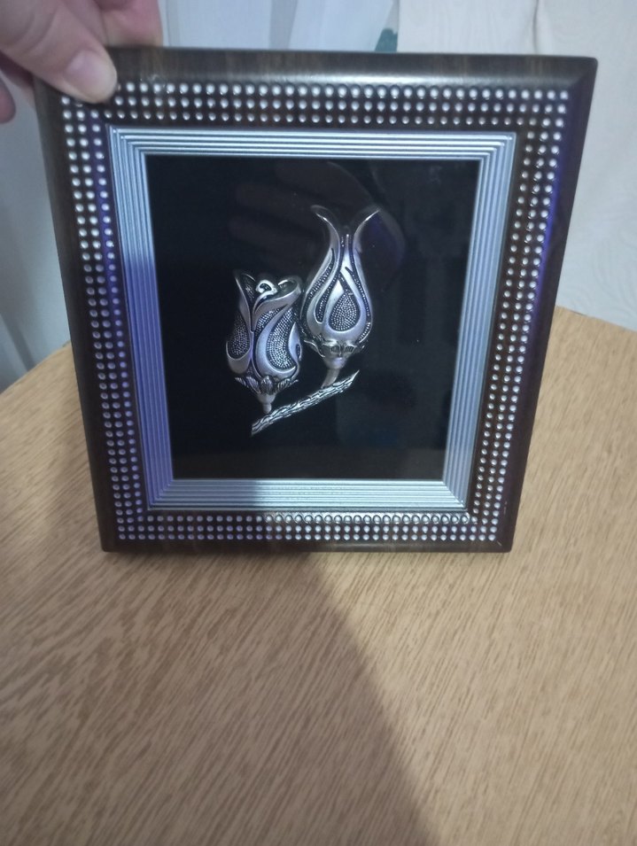 Bej Çerçeveli Karanlık Tonlu Tablo - Görsel 3