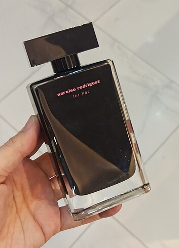 Narciso for her 