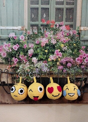 Beden Emoji anahtarlıklar