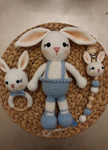 Amigurumi yeni doğan oyun arkadaşı ve emzik seti