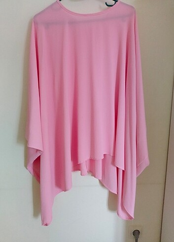 Pembe üst