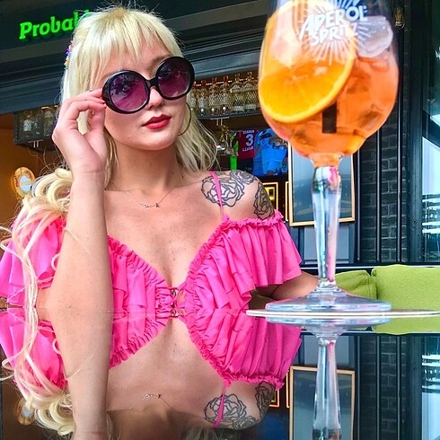 Trendyol & Milla Pembe Fırfırlı Crop Örme Bluz