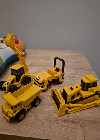 Beden Sarı Renkli Oyuncak İnşaat Araçları Seti