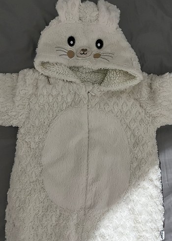 Peluş Beyaz Bebek Tulumu Kulaklı Kapüşonlu - Görsel 2