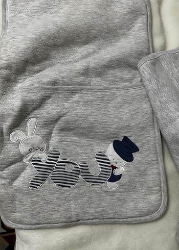 Gri İşlemeli Çocuk Battaniyesi ve Yastığı minder - Görsel 2