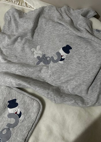 Gri İşlemeli Çocuk Battaniyesi ve Yastığı minder - Görsel 4