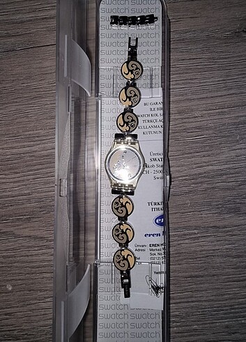 Swatch Swatch Taşlı Saat