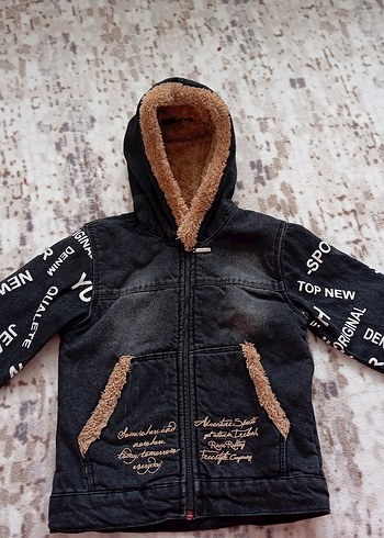 Kürk Detaylı Kapüşonlu Erkek Çocuk Kot Ceket - Görsel 2