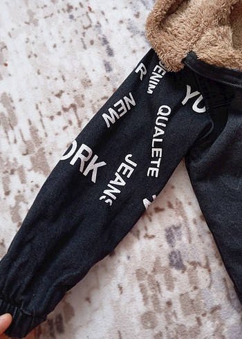 Kürk Detaylı Kapüşonlu Erkek Çocuk Kot Ceket - Görsel 4