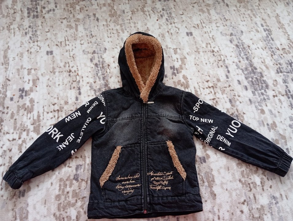 Kürk Detaylı Kapüşonlu Erkek Çocuk Kot Ceket - Görsel 2