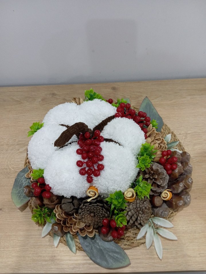 Beyaz Pamuk ve Doğal Süslemeli Dekoratif Çelenk - Görsel 2