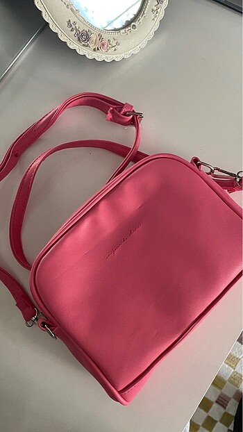 Pembe askılı çanta