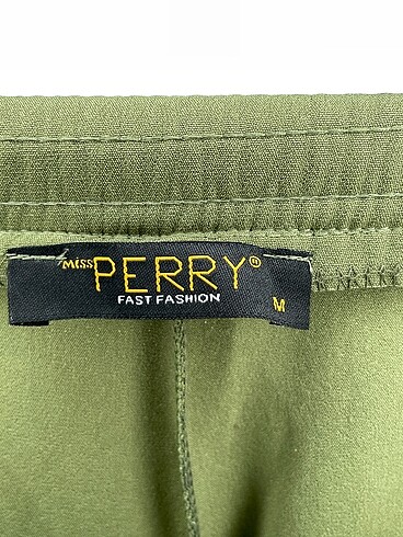m Beden yeşil Renk PreLoved Kumaş Pantolon %70 İndirimli.