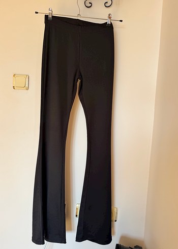 Siyah Kadın Yırtmaçlı İspanyol Paça Pantolon - Görsel 2