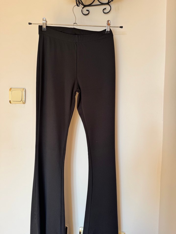 Siyah Kadın Yırtmaçlı İspanyol Paça Pantolon - Görsel 3