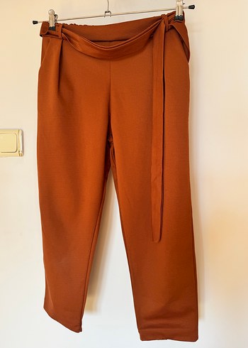 Kadın Kahverengi Bol Kesim Kemerli Kumaş Pantolon - Görsel 2