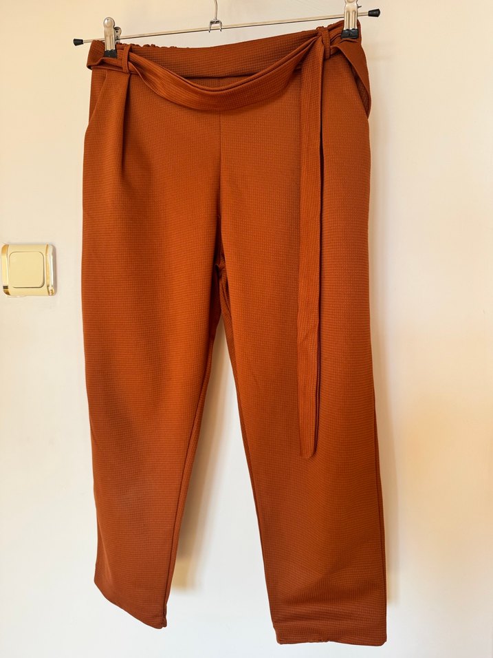 Kadın Kahverengi Bol Kesim Kemerli Kumaş Pantolon - Görsel 2