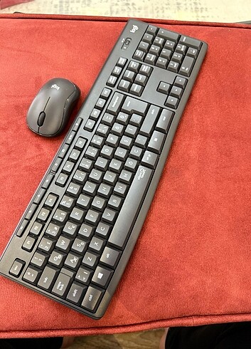 Logitech MK295 Sessiz Klavye Mouse Seti 