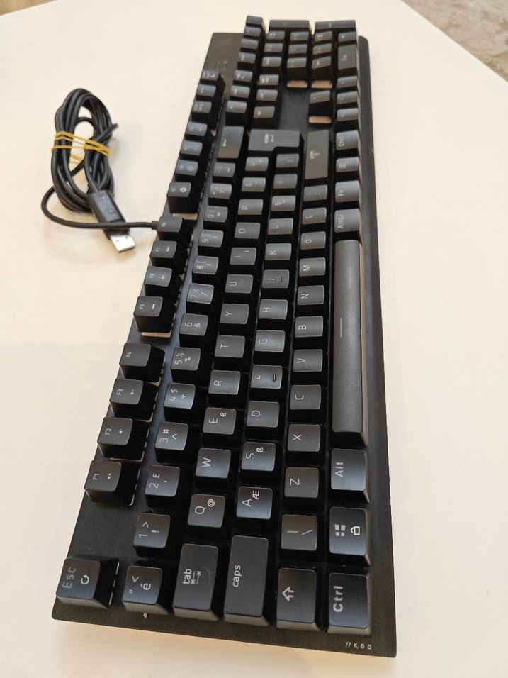 Corsair K60 Pro RGB Mekanik Oyuncu Klavyesi - Görsel 4
