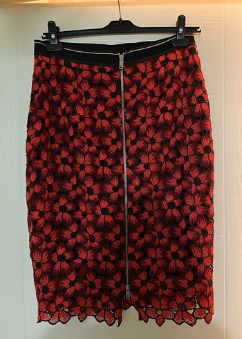 Kırmızı Dantel Detaylı Midi Kalem Etek - Görsel 2