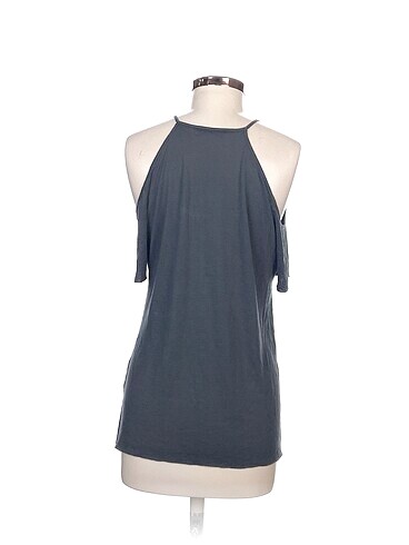 s Beden Pull and Bear Bluz %70 İndirimli.