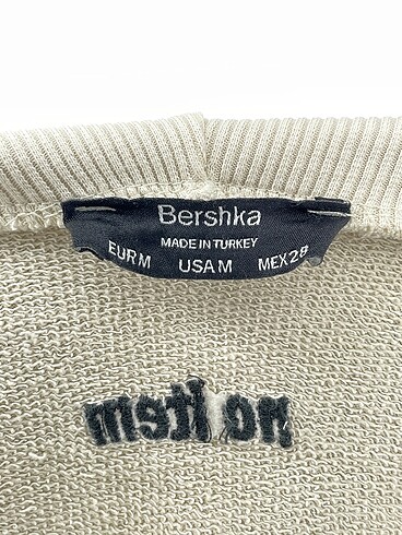 m Beden ten rengi Renk Bershka Kazak / Triko %70 İndirimli.