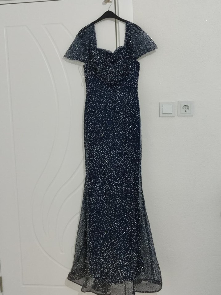 Boncuk İşlemeli Siyah Yılan Desenli Uzun Abiye Elbise - Görsel 3